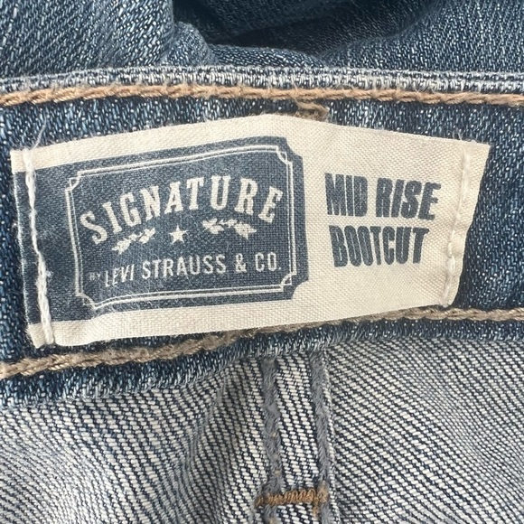 Signature by Levi Strauss And Co Mid Rise Boot Cut Jeans Size 10 Short Women’s - Picture 2 of 4
